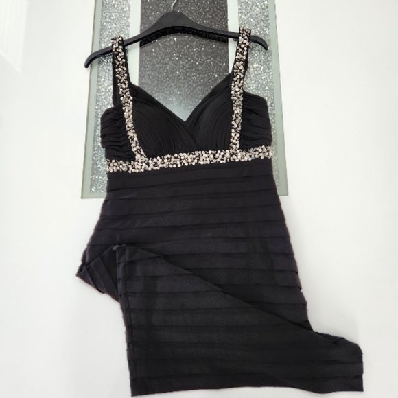 CHIC BLACK COCKTAIL DRESS WITH DIAMANTE UNDER BUST AND CRISS CROSS STRAPS - Picture 7 of 7
